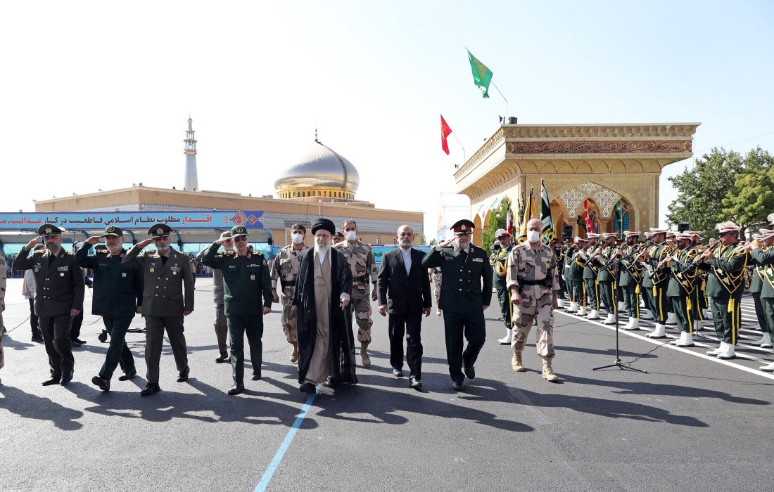 رهبر معظم انقلاب اسلامی در مراسم مشترک دانش‌آموختگی دانشجویان دانشگاههای نیروهای مسلح: اغتشاش برنامه‌ریزی شده بود؛ دشمنی با اصل ایران مستقل و قوی است؛ ملت قوی ظاهر شد