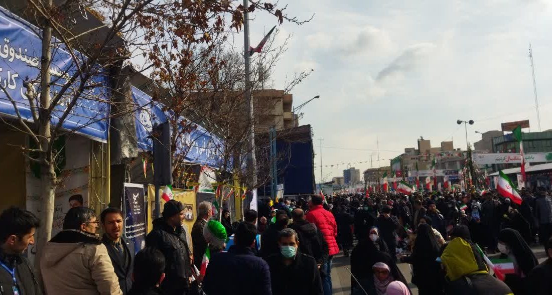 گزارش تصویری حضور راه پیمایان ۲۲ بهمن در غرفه صندوق بازنشستگی فولاد- قسمت اول